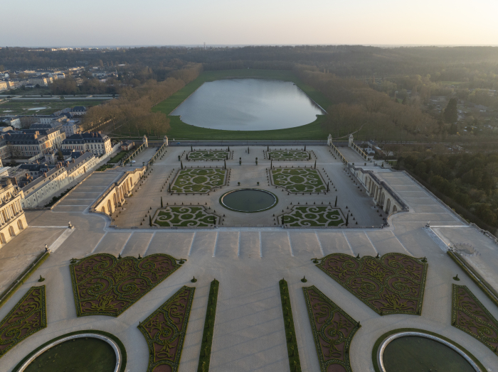 Parterre embroidery