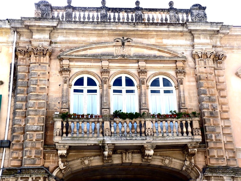 Balcony brackets