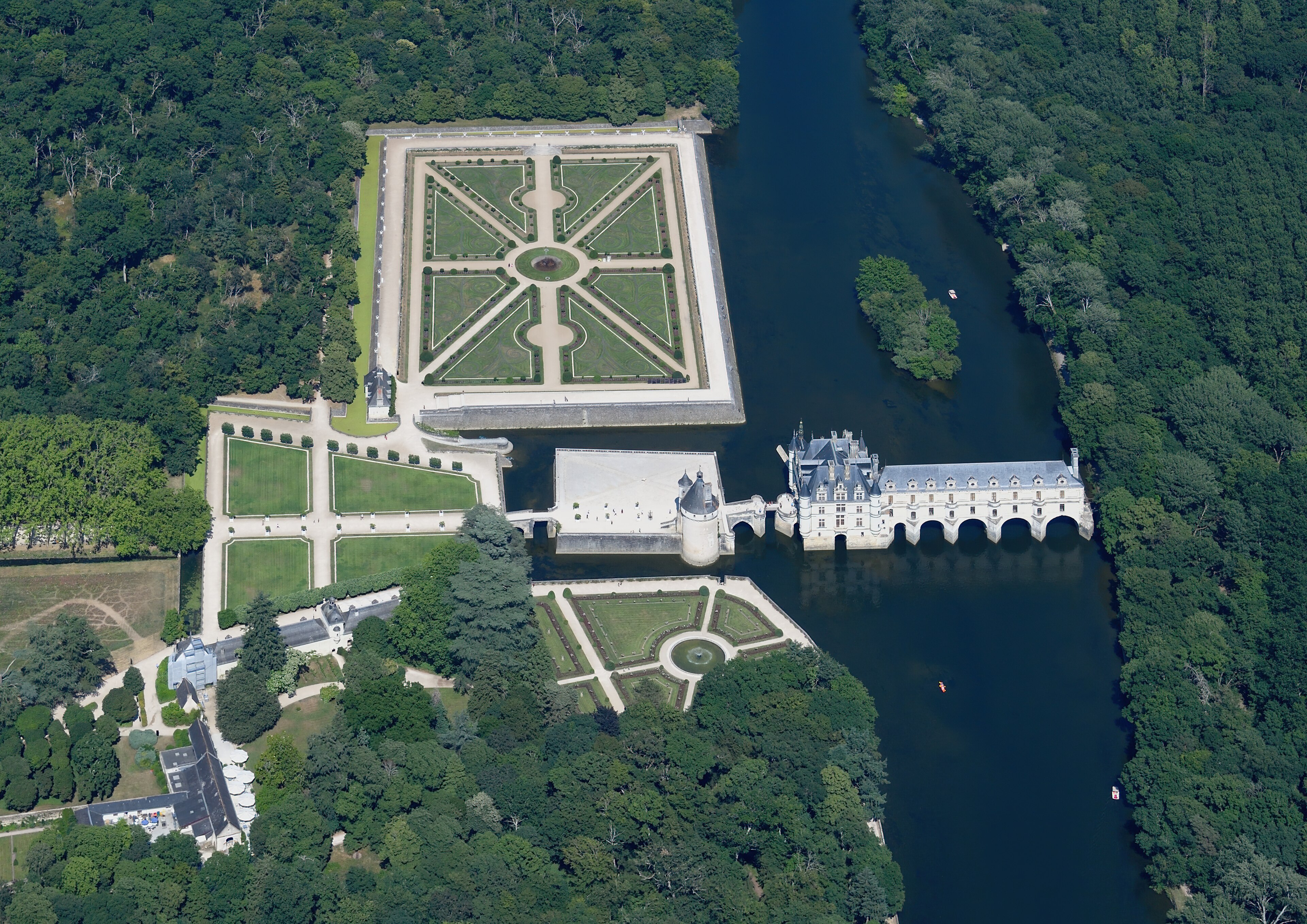 Grande Galerie above water